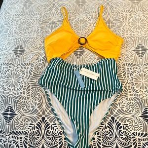 NWT cupshe one piece size XL with cutout midriff